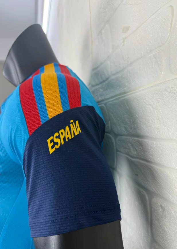 Nike Spain 2026 Men's Training Player Jersey